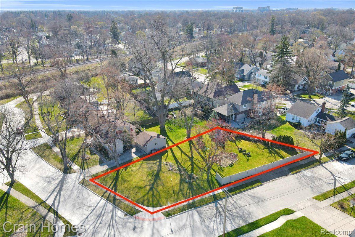 1231 Woodsboro Drive Royal Oak City MI 48067
