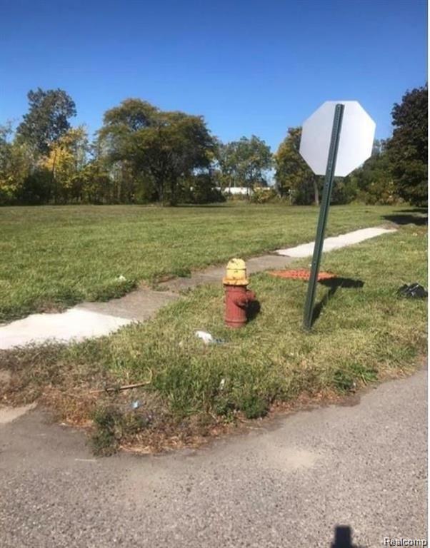 2140 W Warren Avenue Detroit City MI 48208