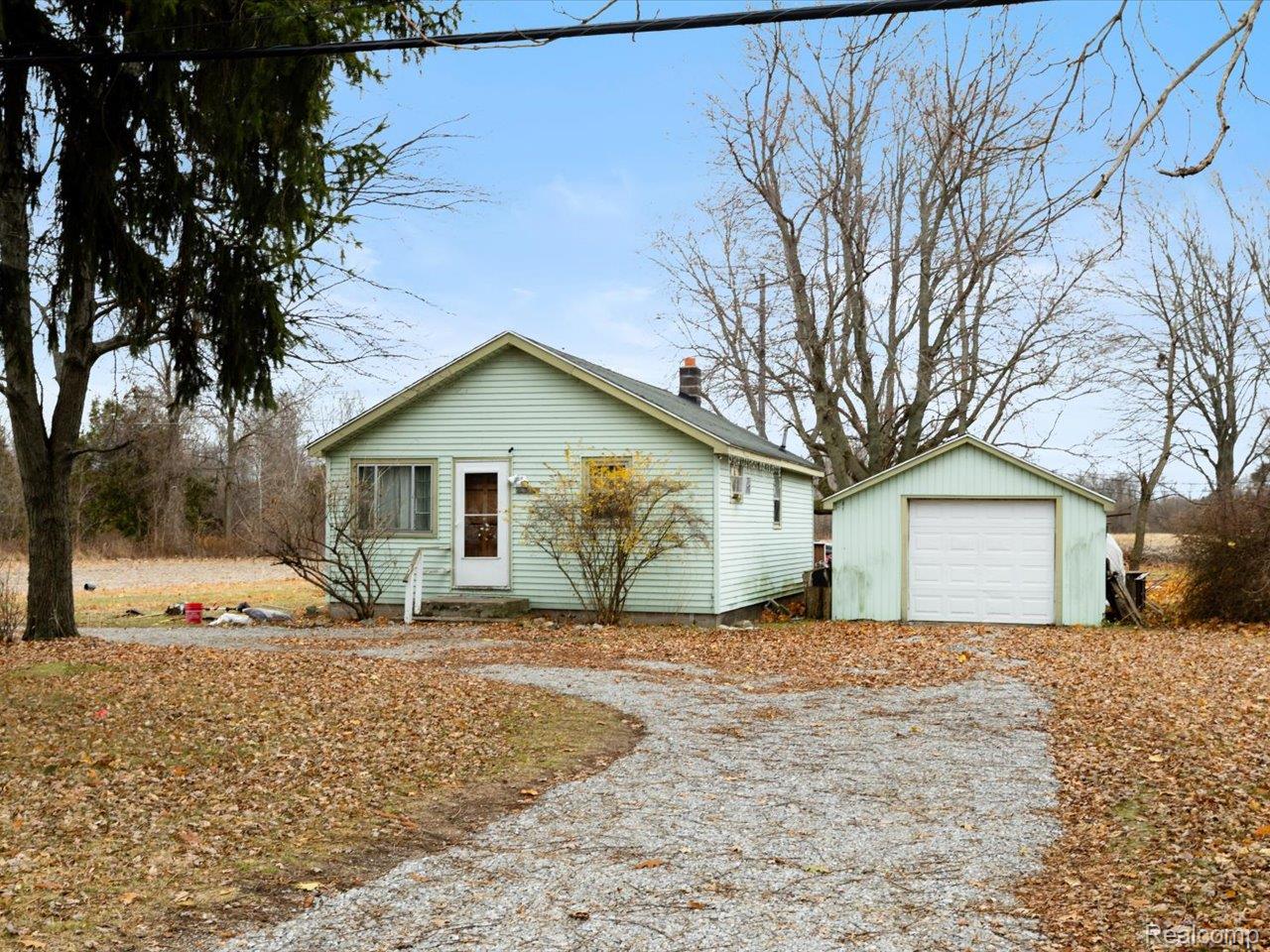 Ville Oxbow Drive Fort Gratiot Charter Township MI 48059