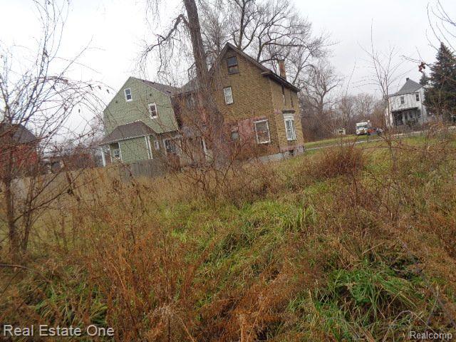 568 E Bethune Street Detroit City MI 48202