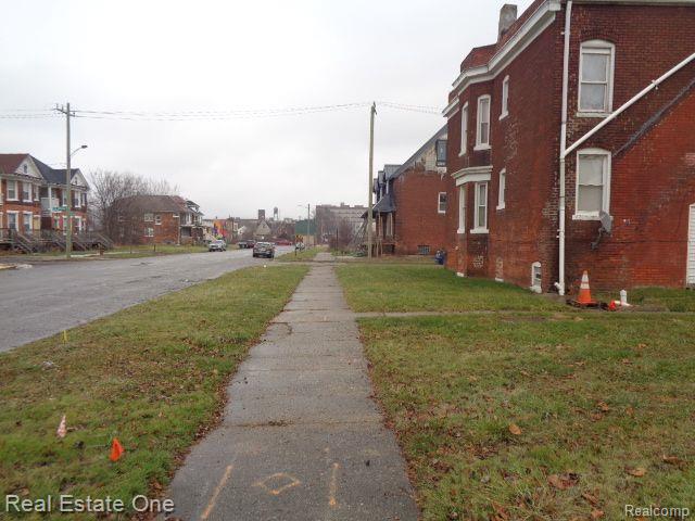 568 E Bethune Street Detroit City MI 48202