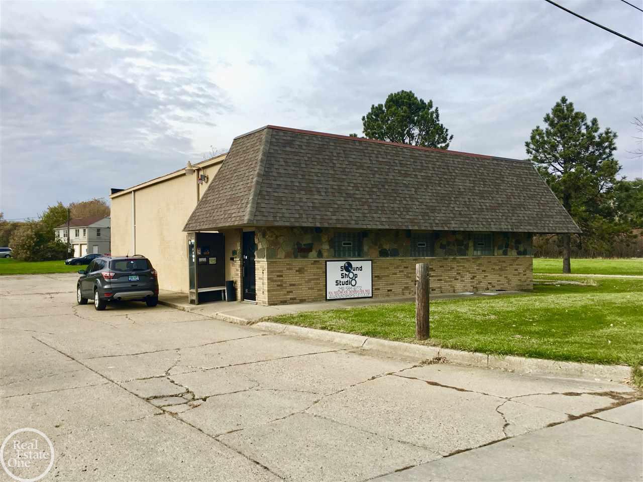 45729 Gratiot Avenue Macomb Township MI 48042
