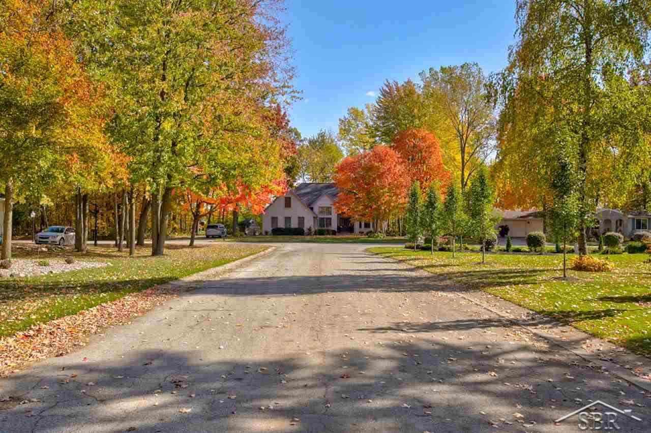 Ville Foxwood Drive Saginaw Charter Township MI 48638
