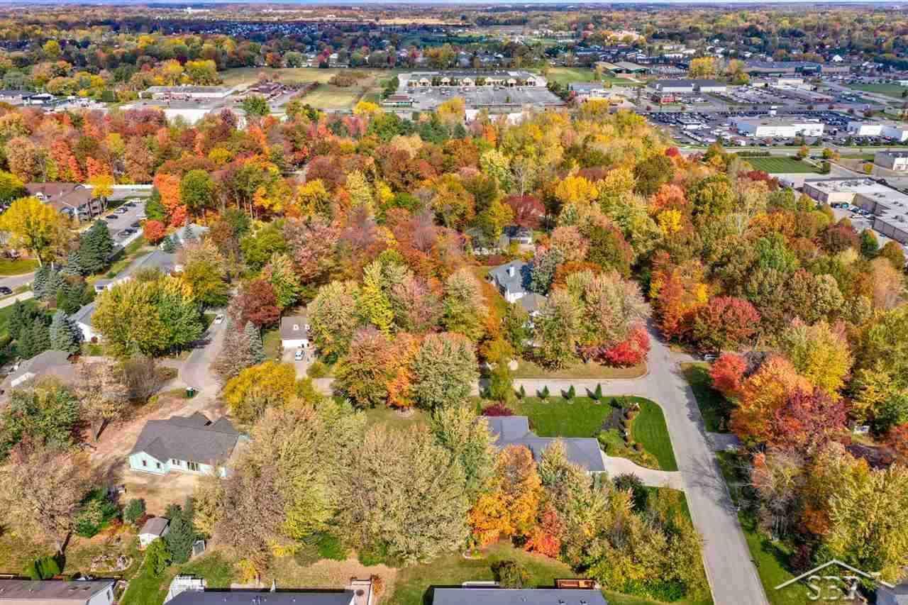Ville Foxwood Drive Saginaw Charter Township MI 48638