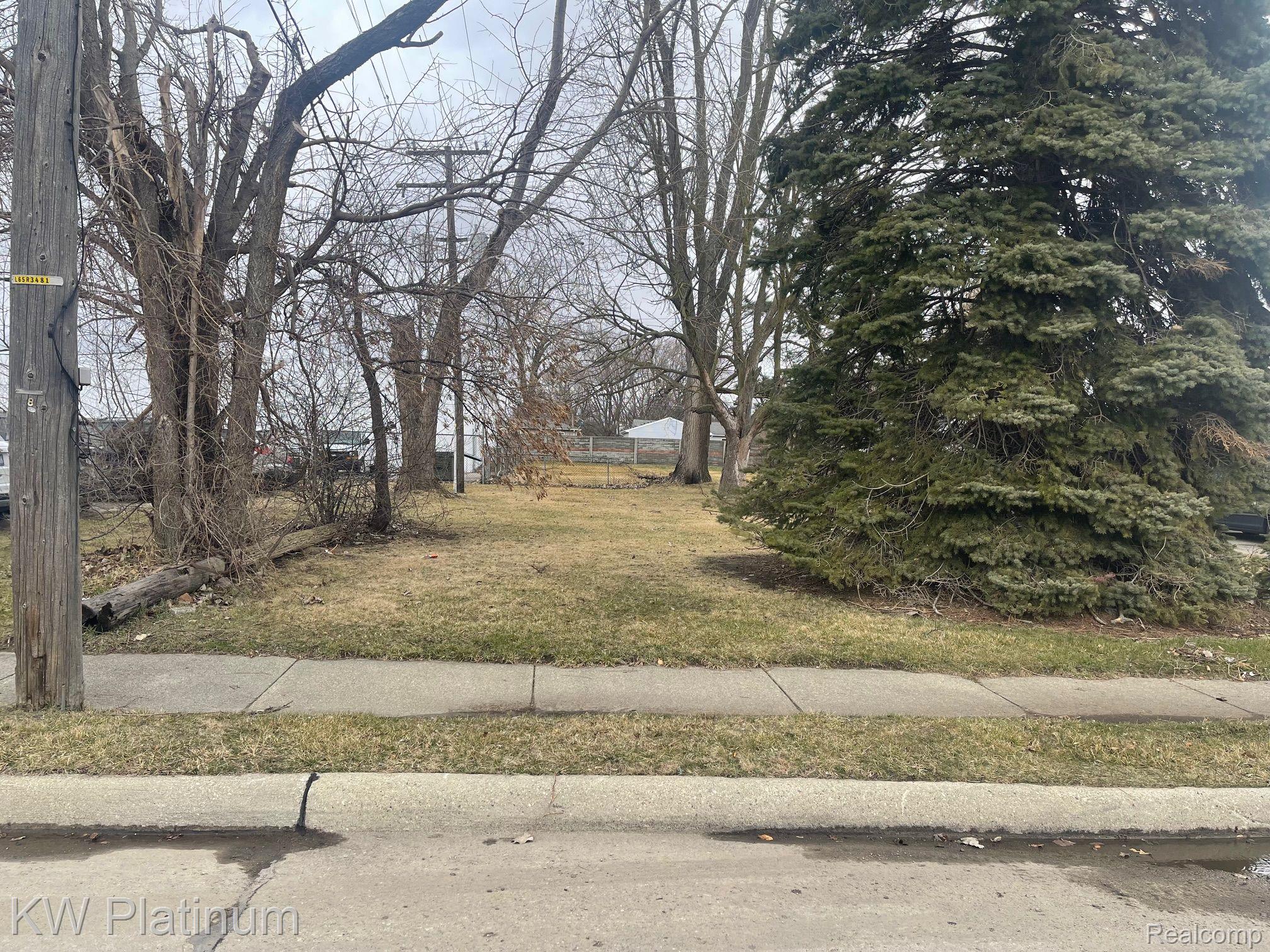 4225 Kiefer Avenue Warren City MI 48091