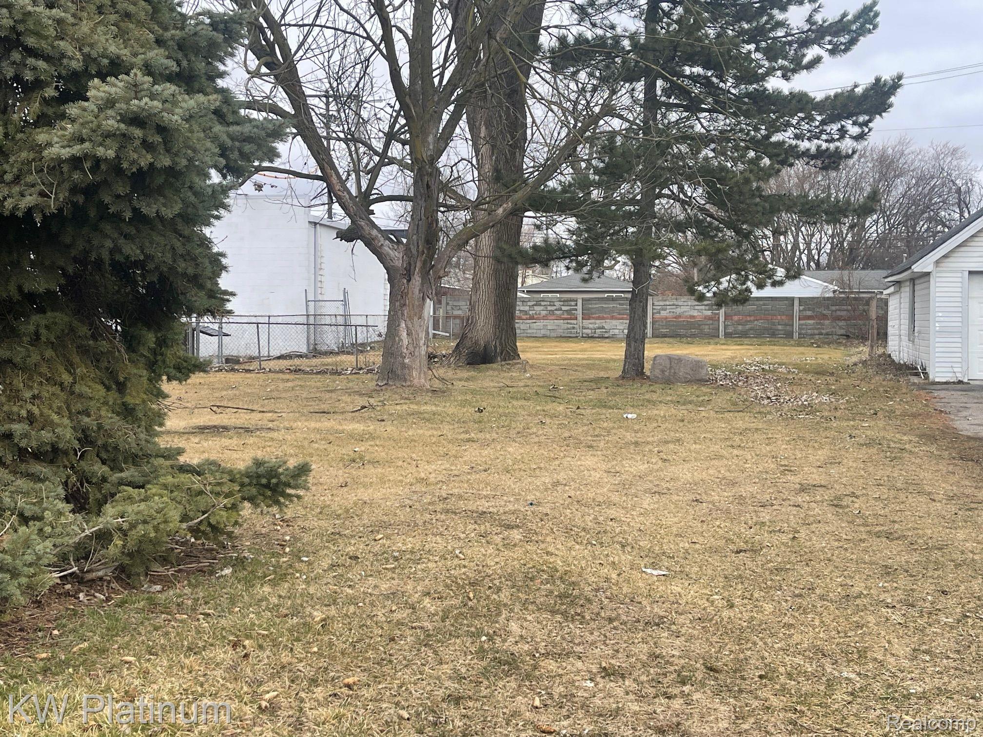 4225 Kiefer Avenue Warren City MI 48091
