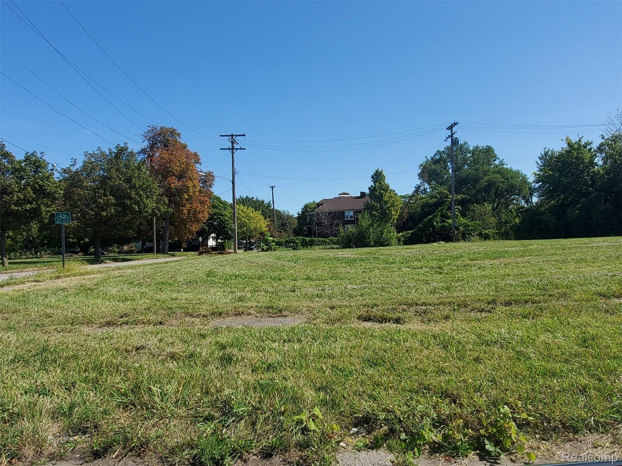 2764 Huron Detroit City MI 48216