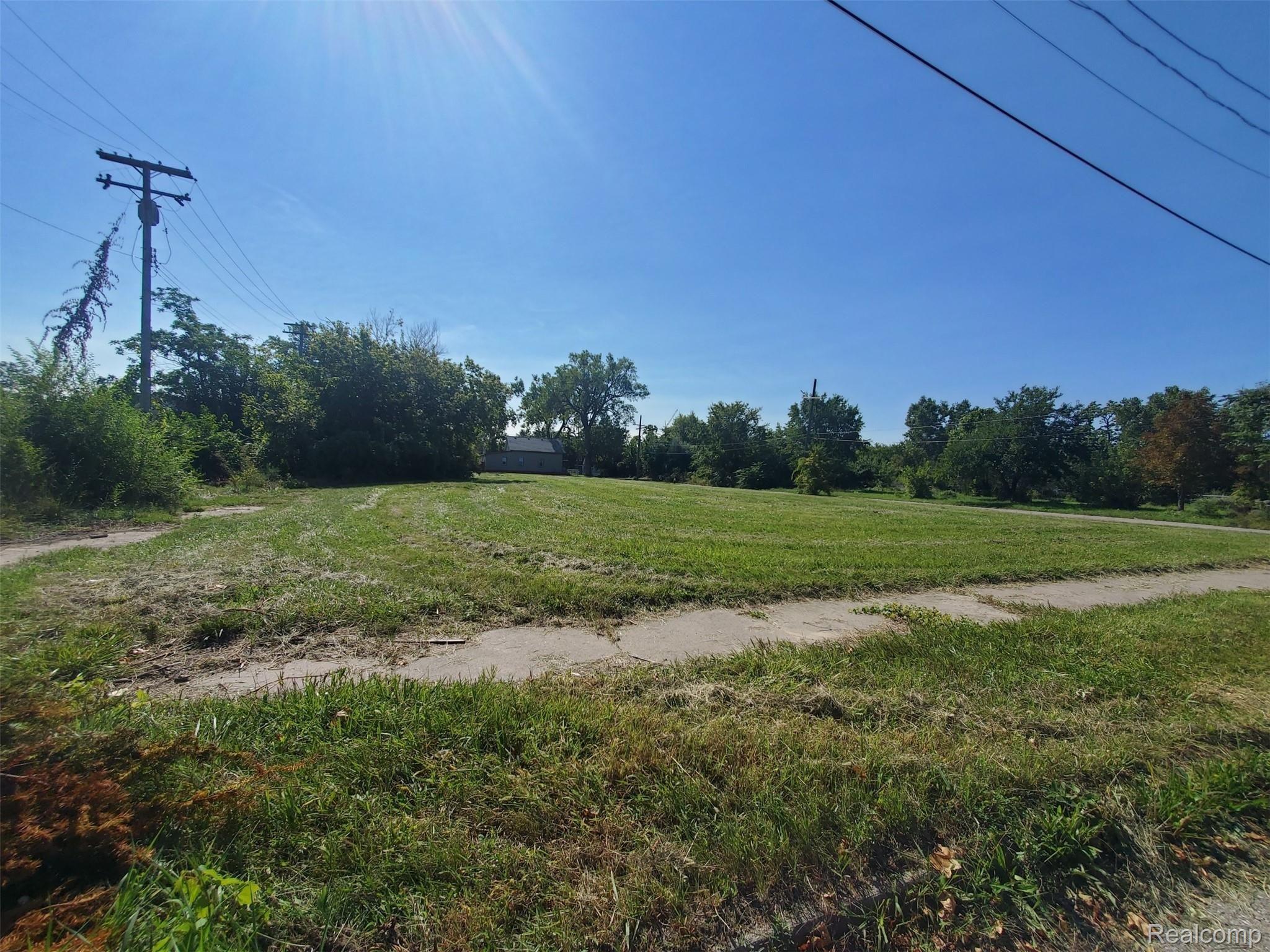 2764 Huron Detroit City MI 48216