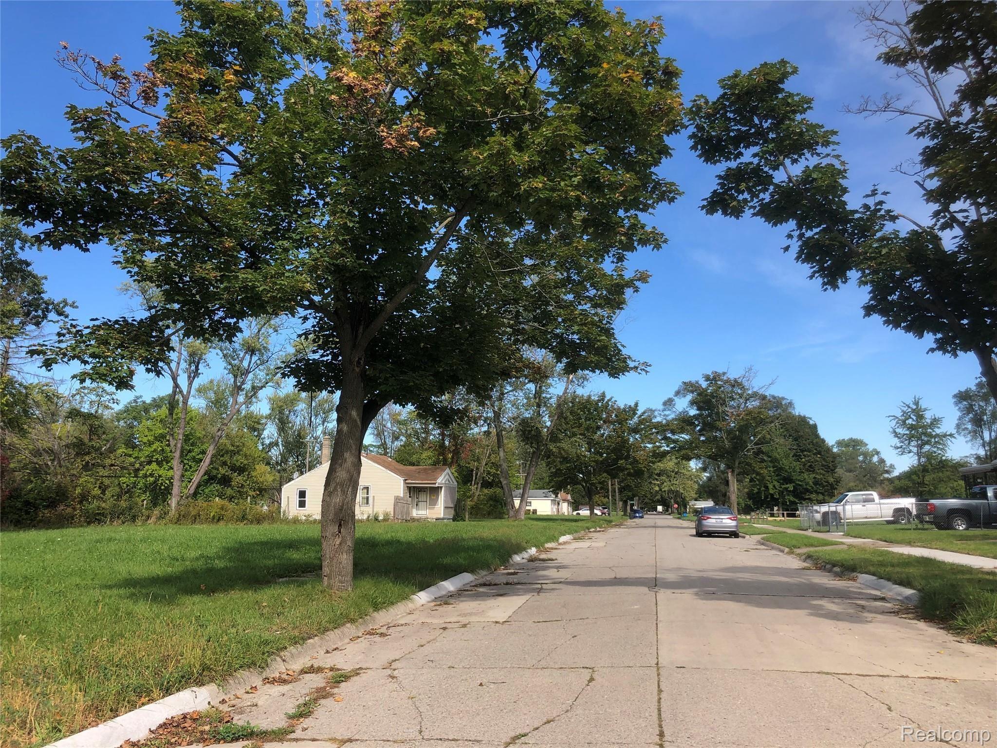 14807 Burgess Detroit City MI 48223