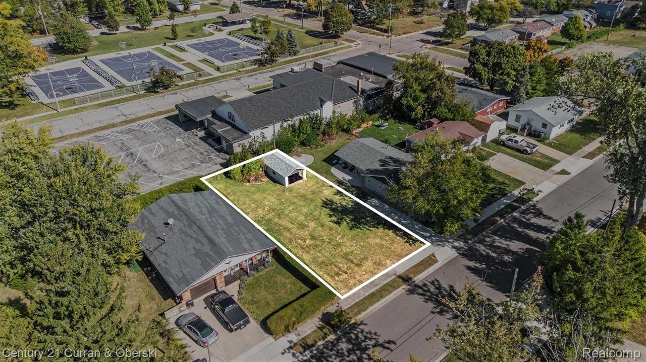 317 Cable Avenue South Haven City MI 49090