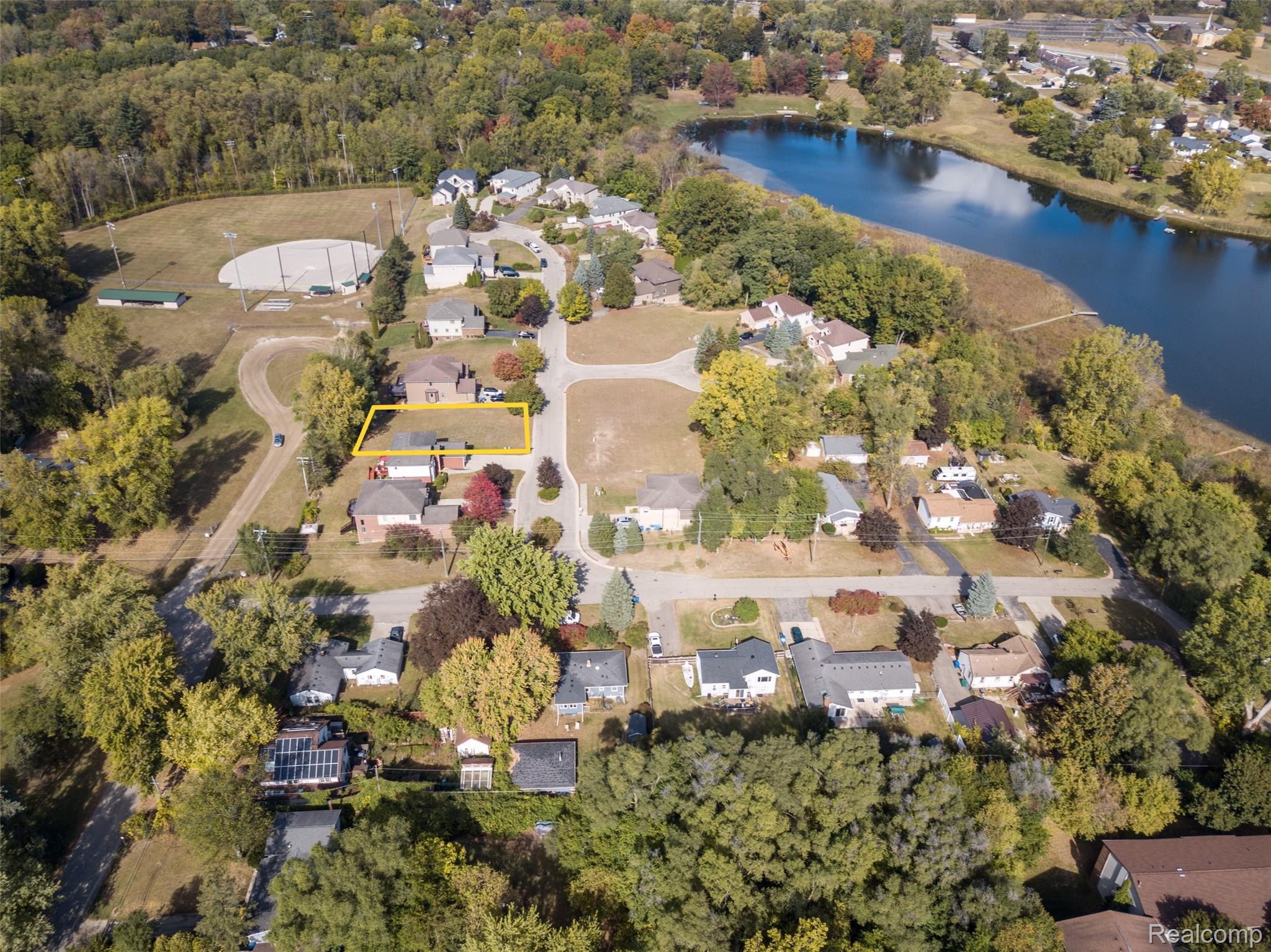 257 Madeleine Lane Waterford Charter Township MI 48328
