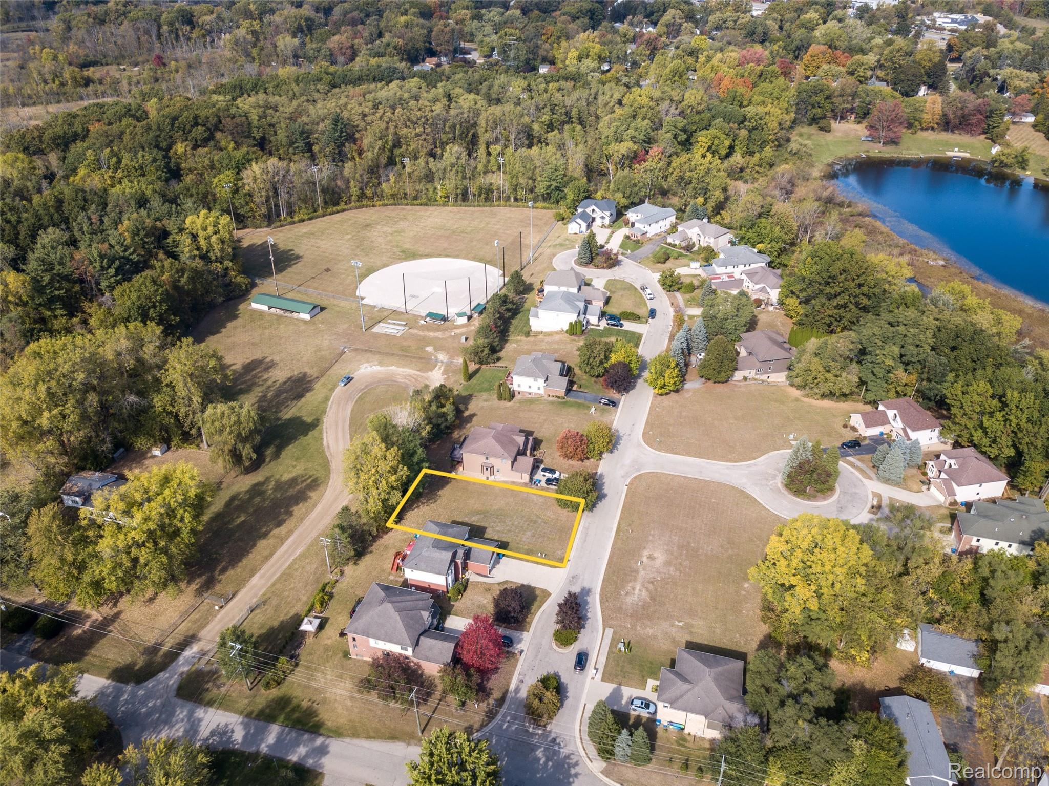 257 Madeleine Lane Waterford Charter Township MI 48328
