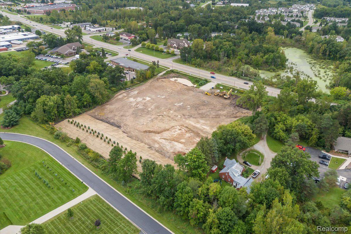 Ville E Grand River Genoa Township MI 48843