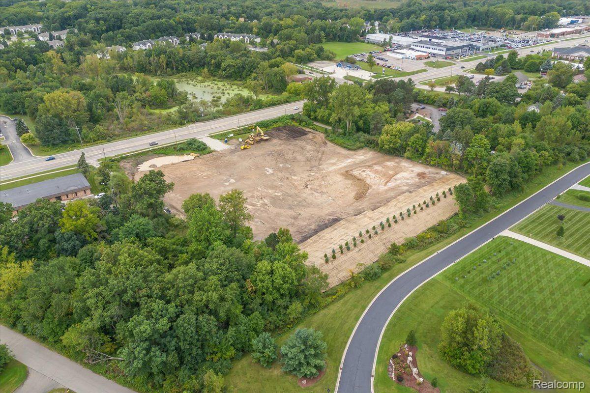 Ville E Grand River Genoa Township MI 48843