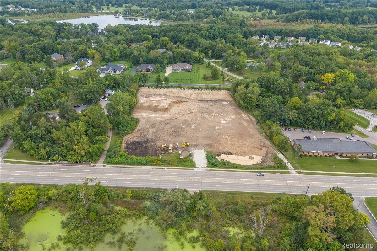 Ville E Grand River Genoa Township MI 48843