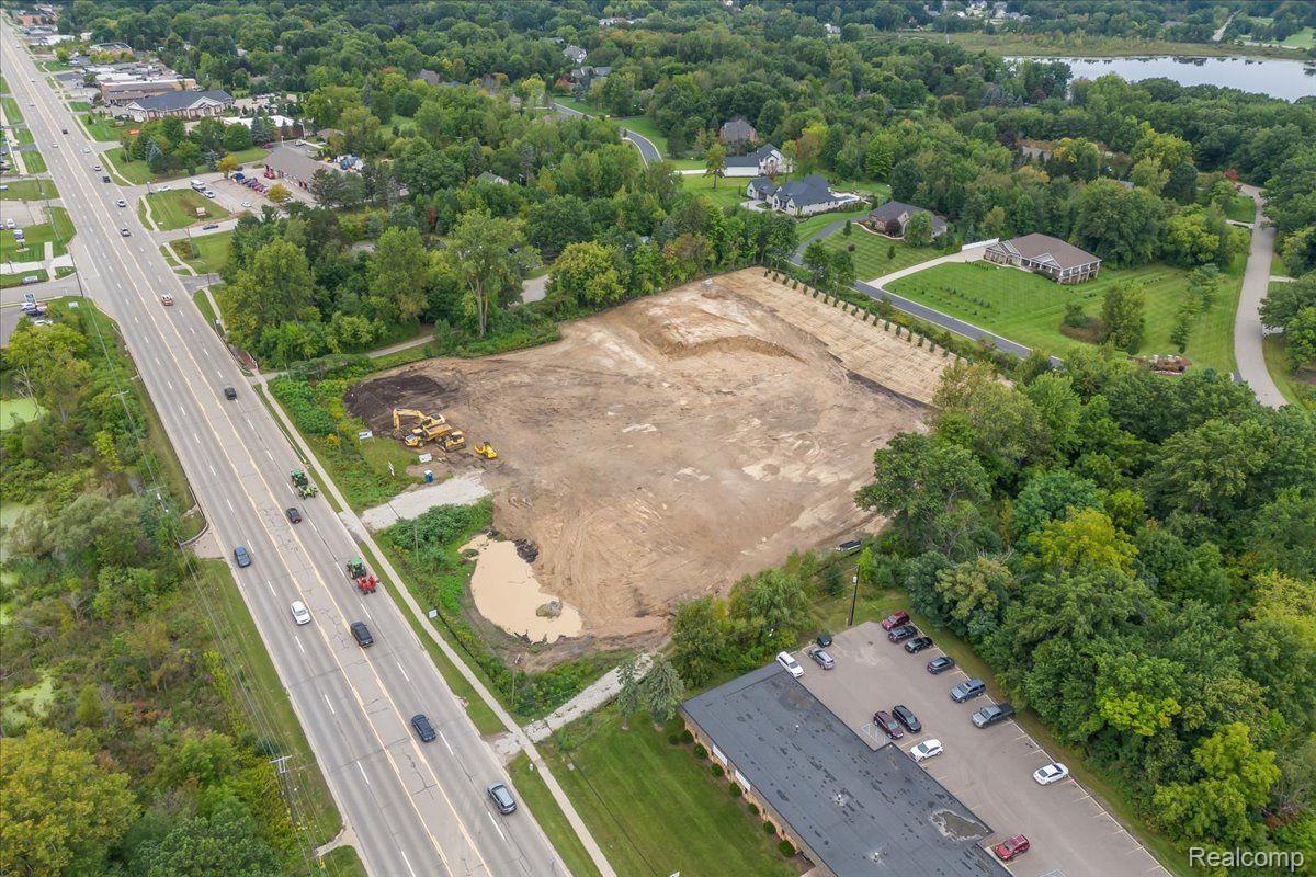 Ville E Grand River Genoa Township MI 48843