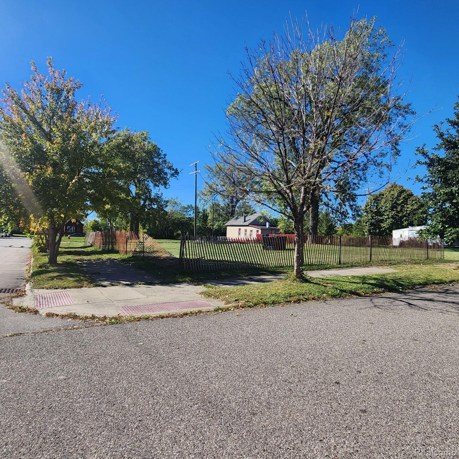 2700 Huron Street Detroit City MI 48216