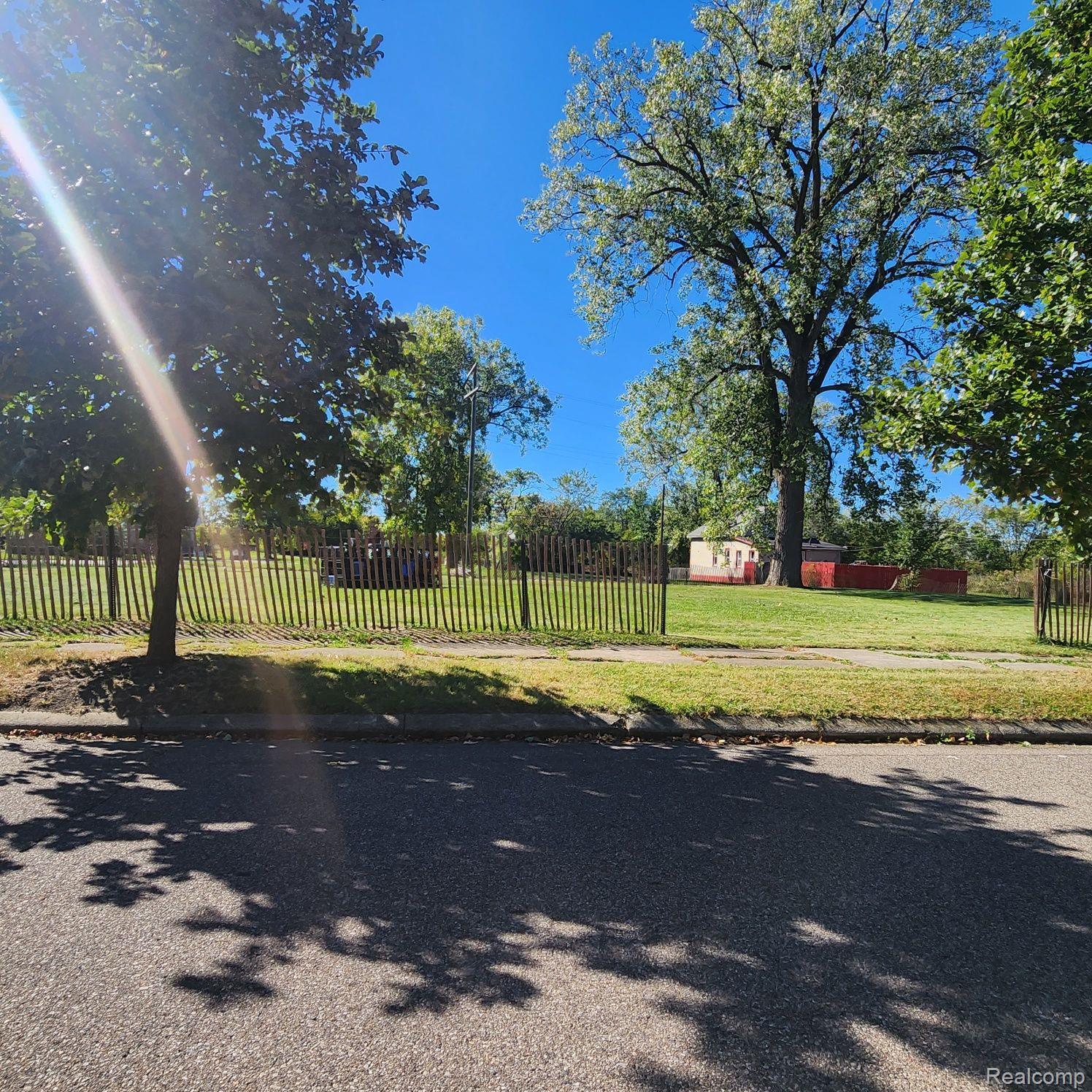 2700 Huron Street Detroit City MI 48216