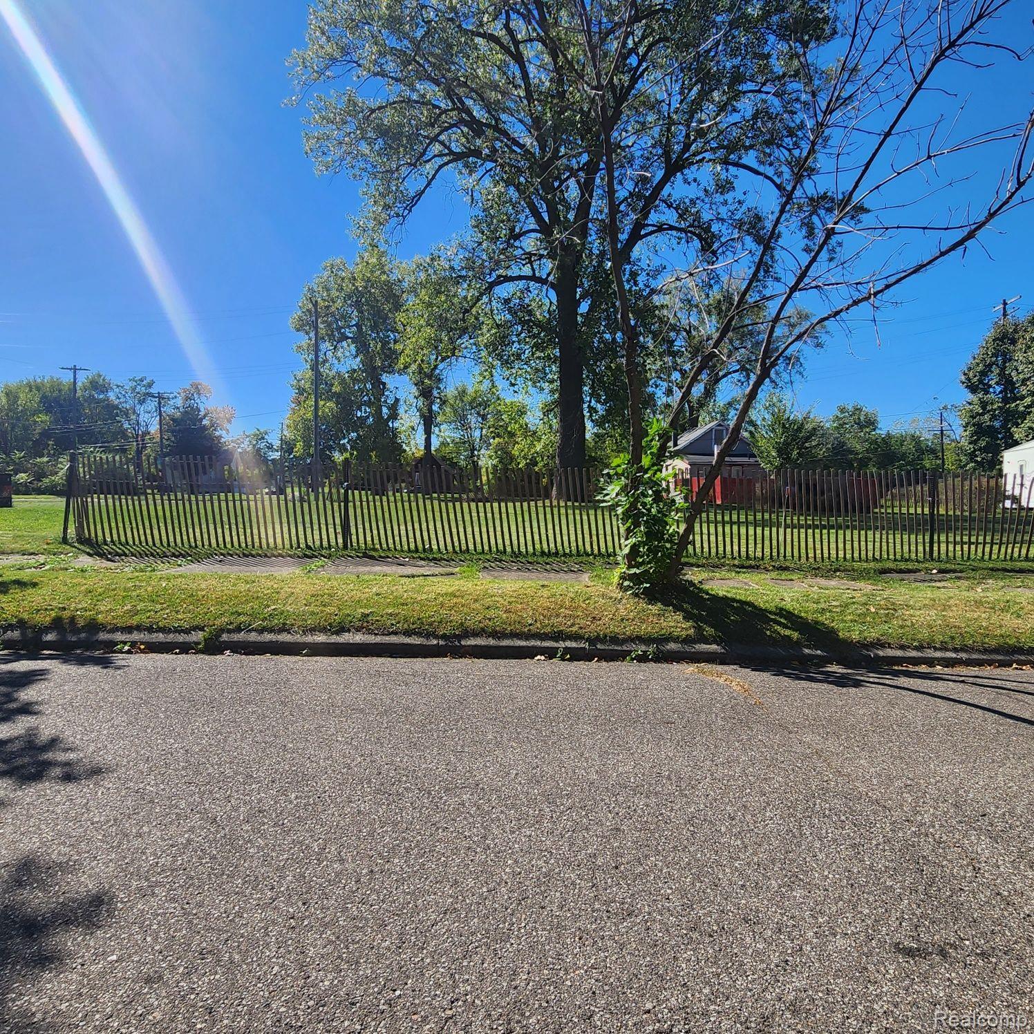 2700 Huron Street Detroit City MI 48216
