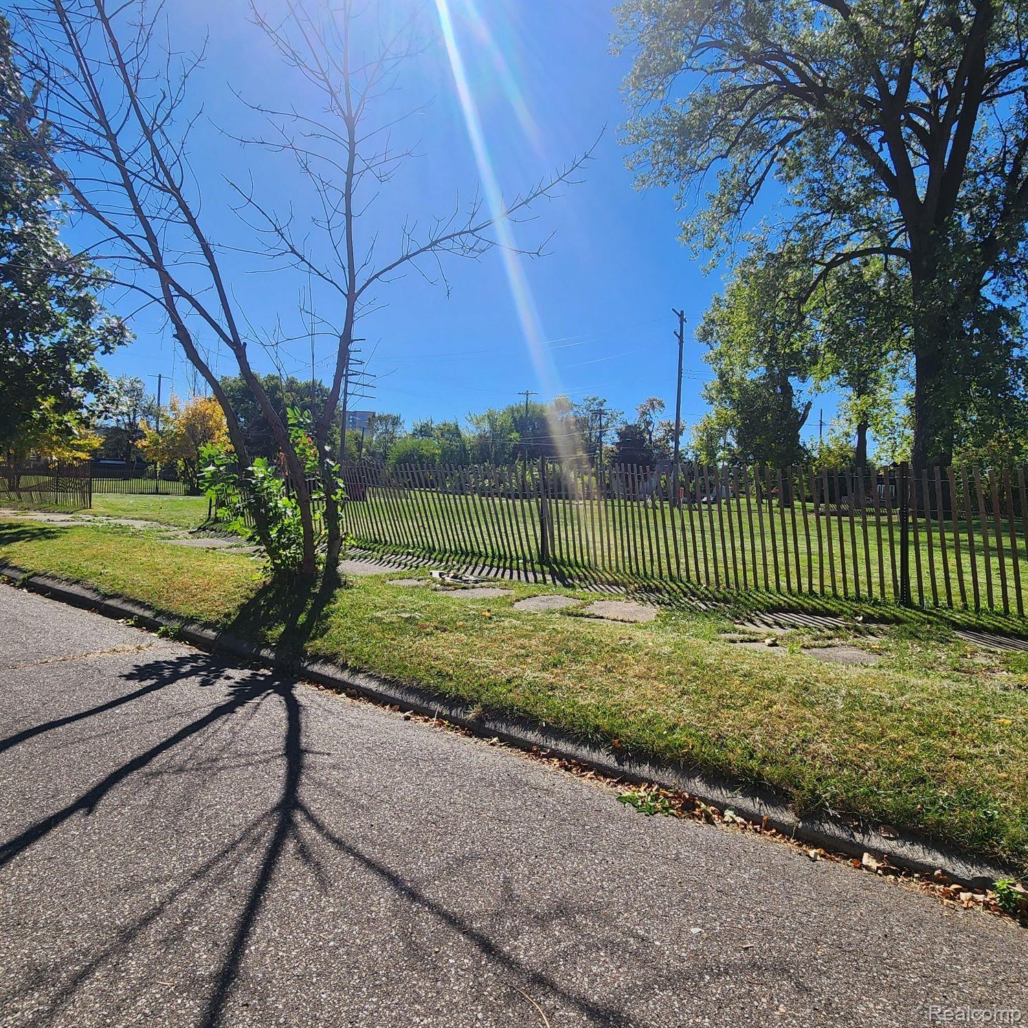 2700 Huron Street Detroit City MI 48216