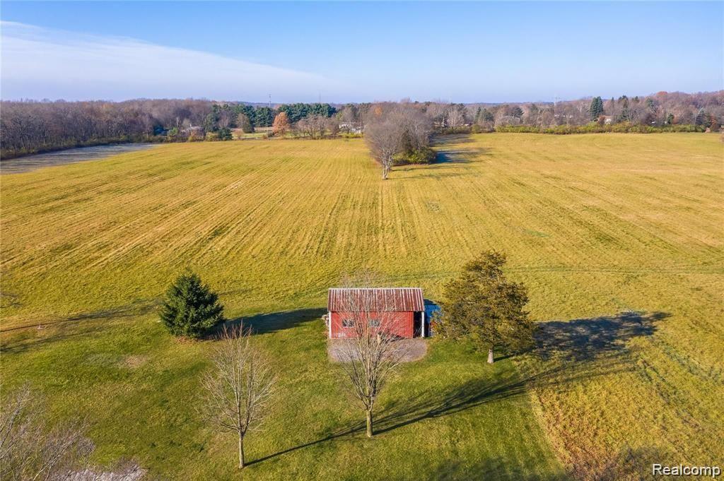 11124 Dexter Pinckney Road Putnam Township MI 48169