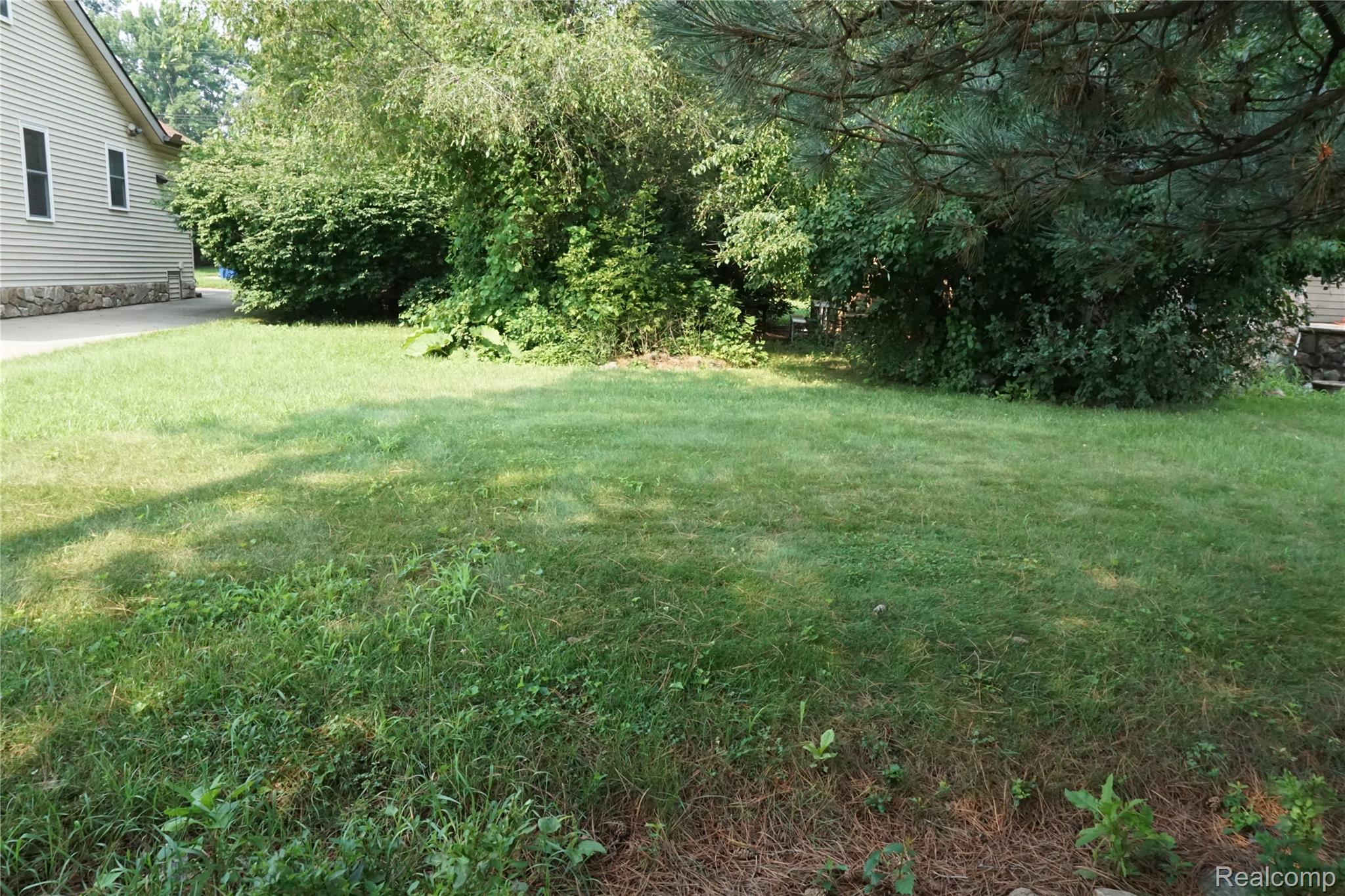 Vacant Lola Drive Redford Charter Township MI 48239