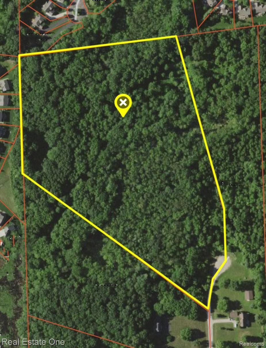 5700 Rolling Hills Drive Oakland Charter Township MI 48306
