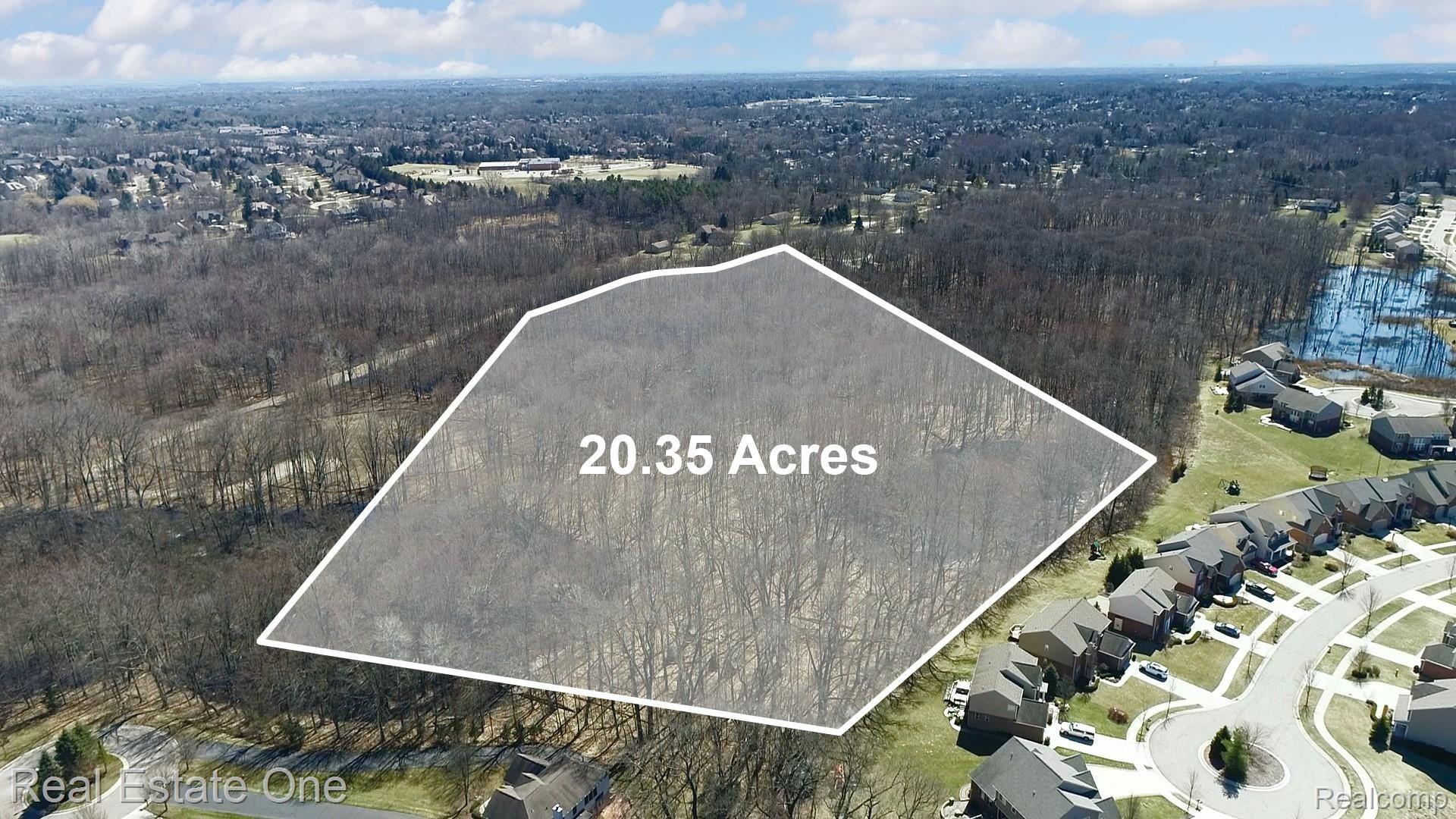 5700 Rolling Hills Drive Oakland Charter Township MI 48306