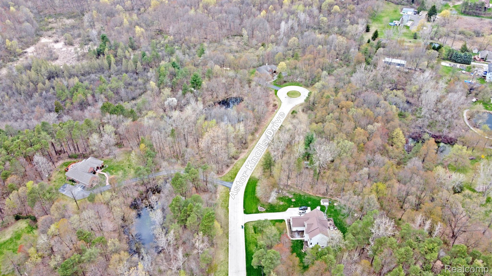 505 Bluebird Trail Groveland Township MI 48462