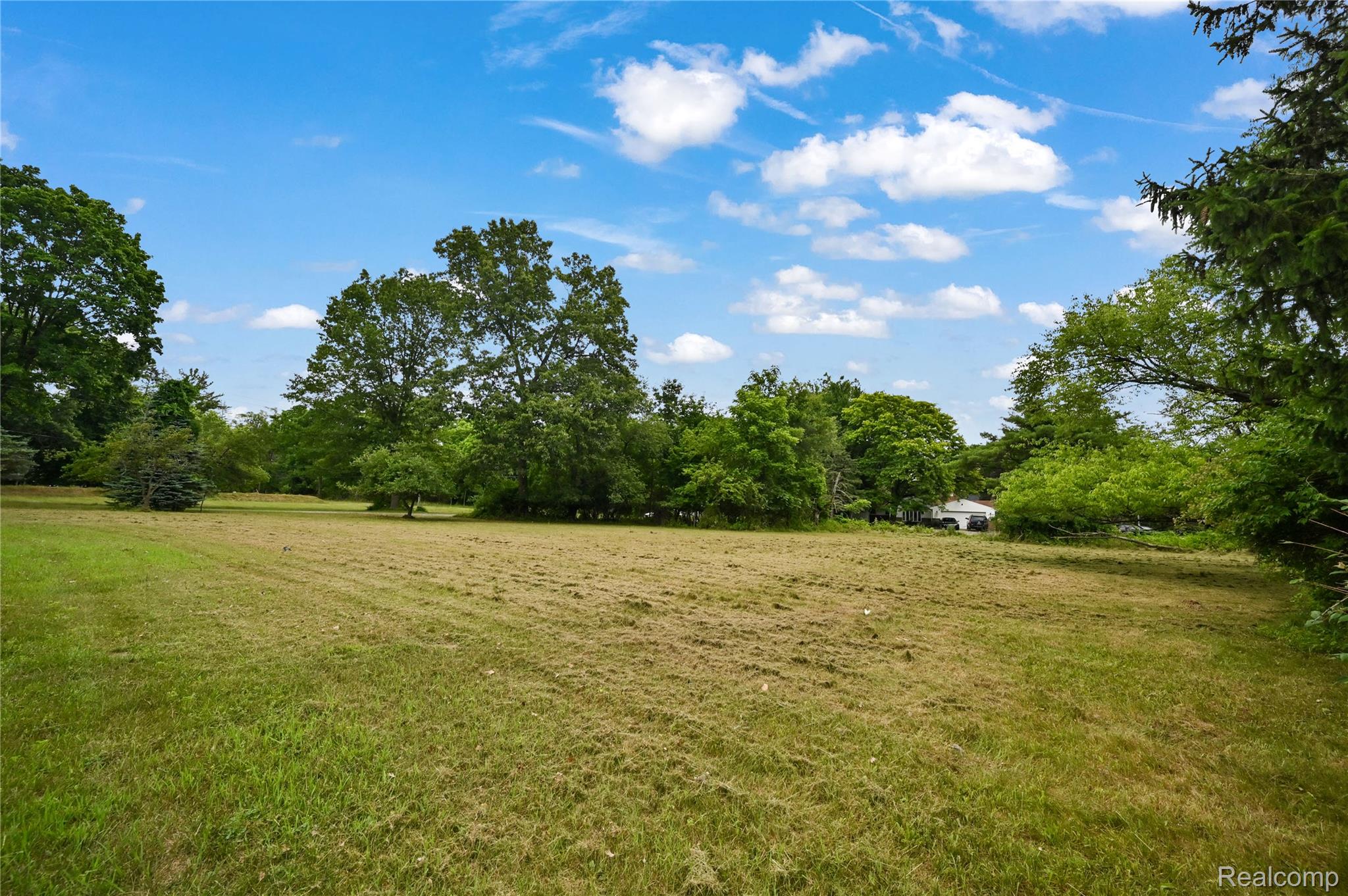 00 W 9 Mile Road Southfield City MI 48033