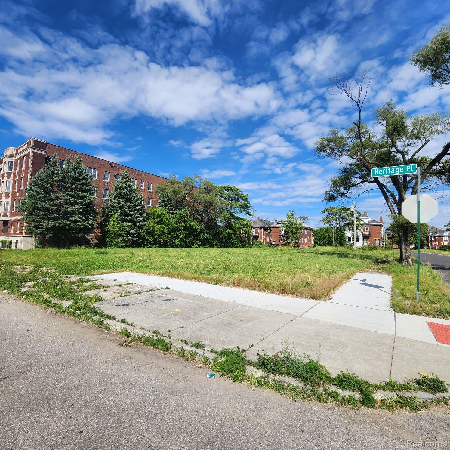 8710 Heritage Detroit City MI 48204