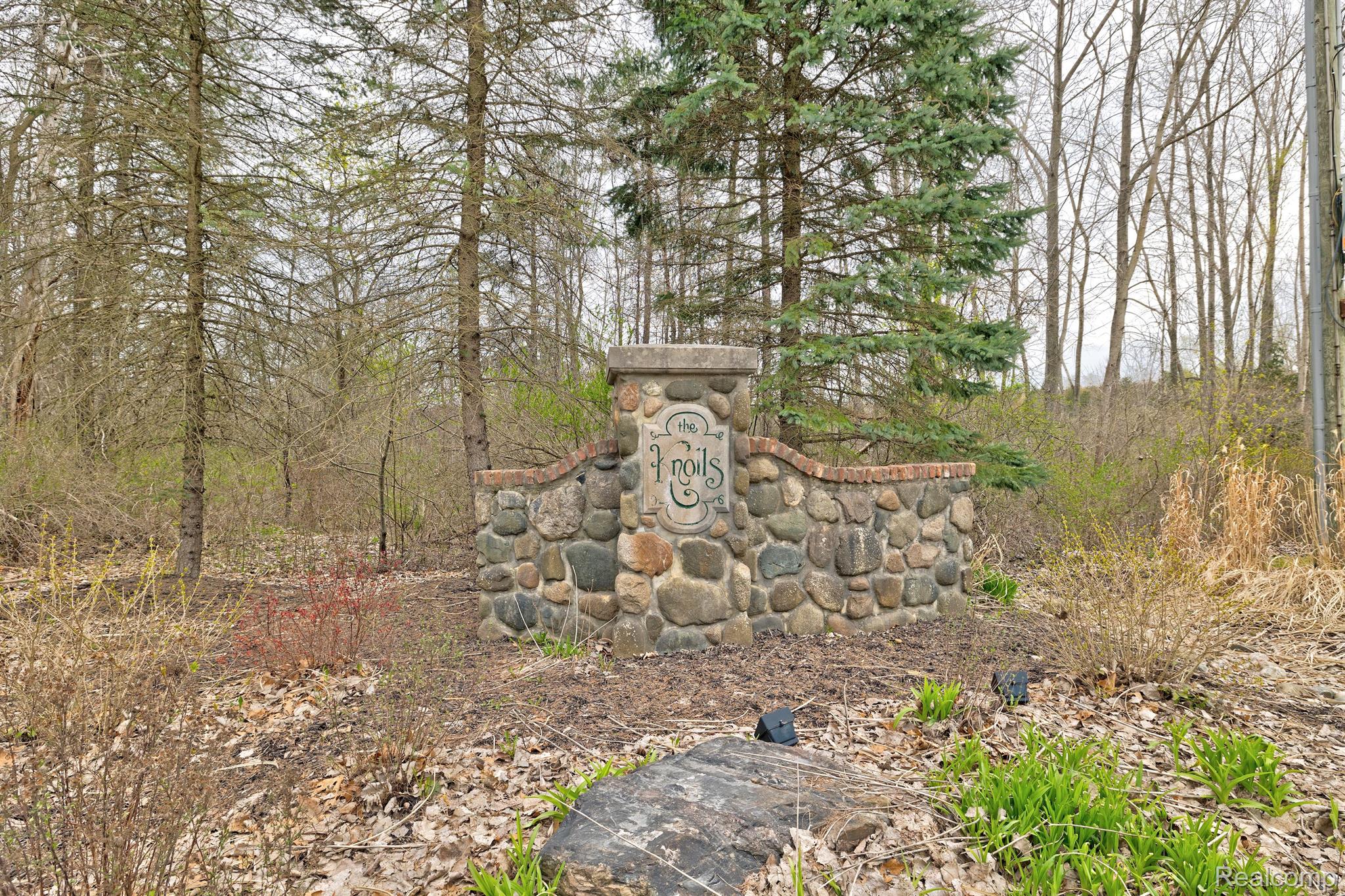 503 Bluebird Trail Groveland Township MI 48462
