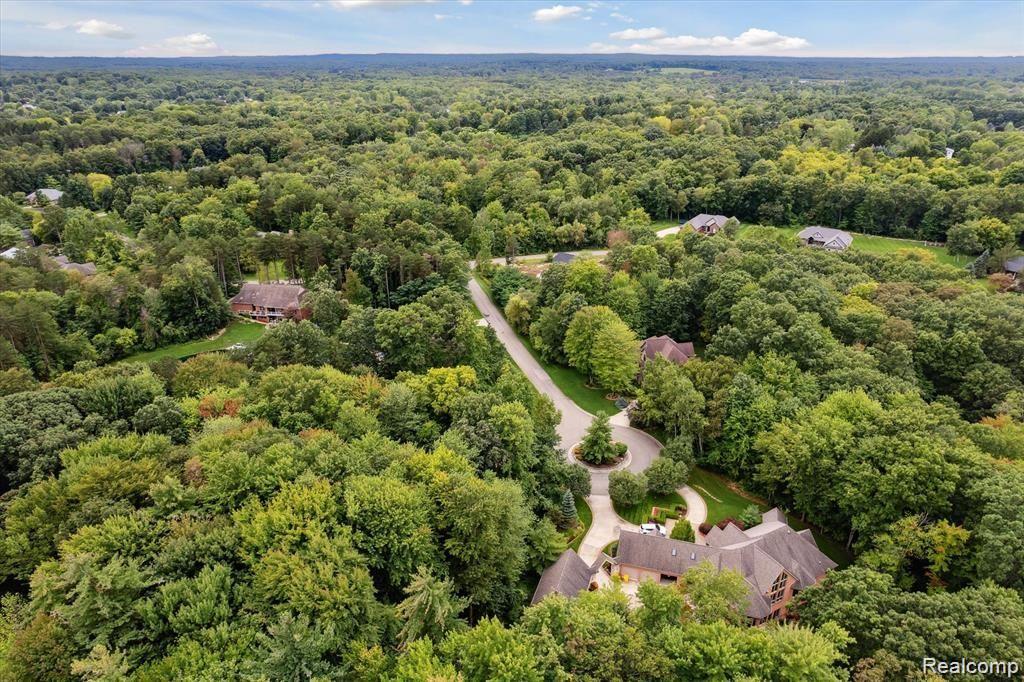225 Great Pines Drive Oxford Charter Township MI 48371