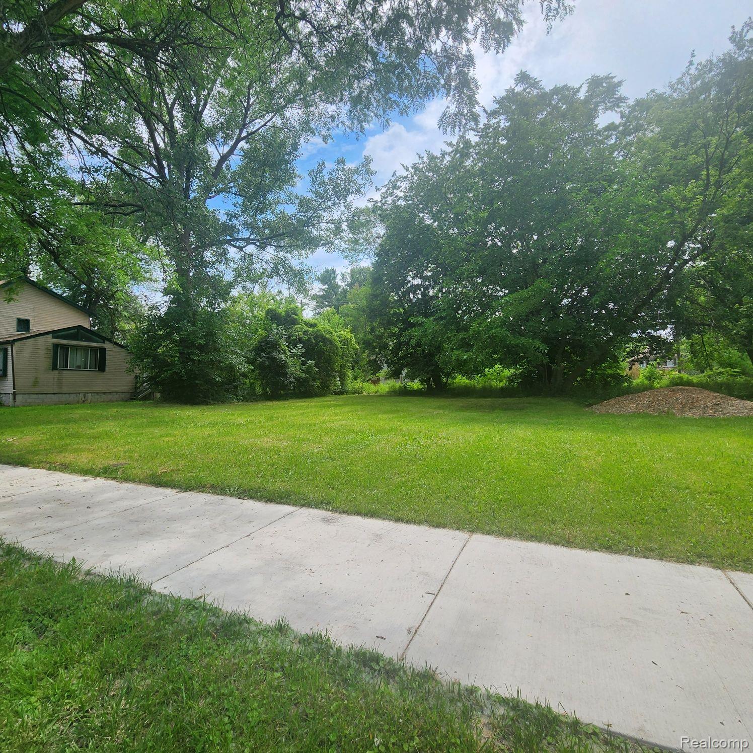 877 Manistique Street Detroit City MI 48215