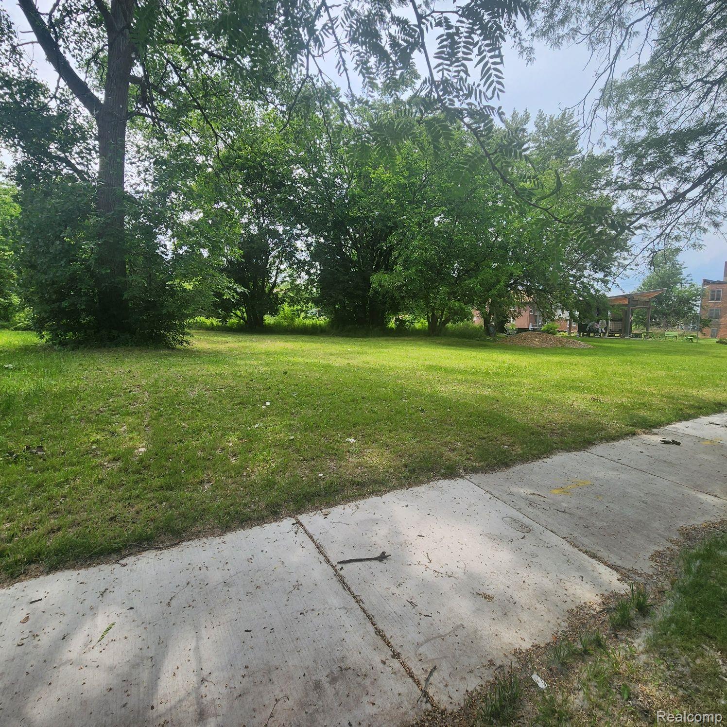 877 Manistique Street Detroit City MI 48215