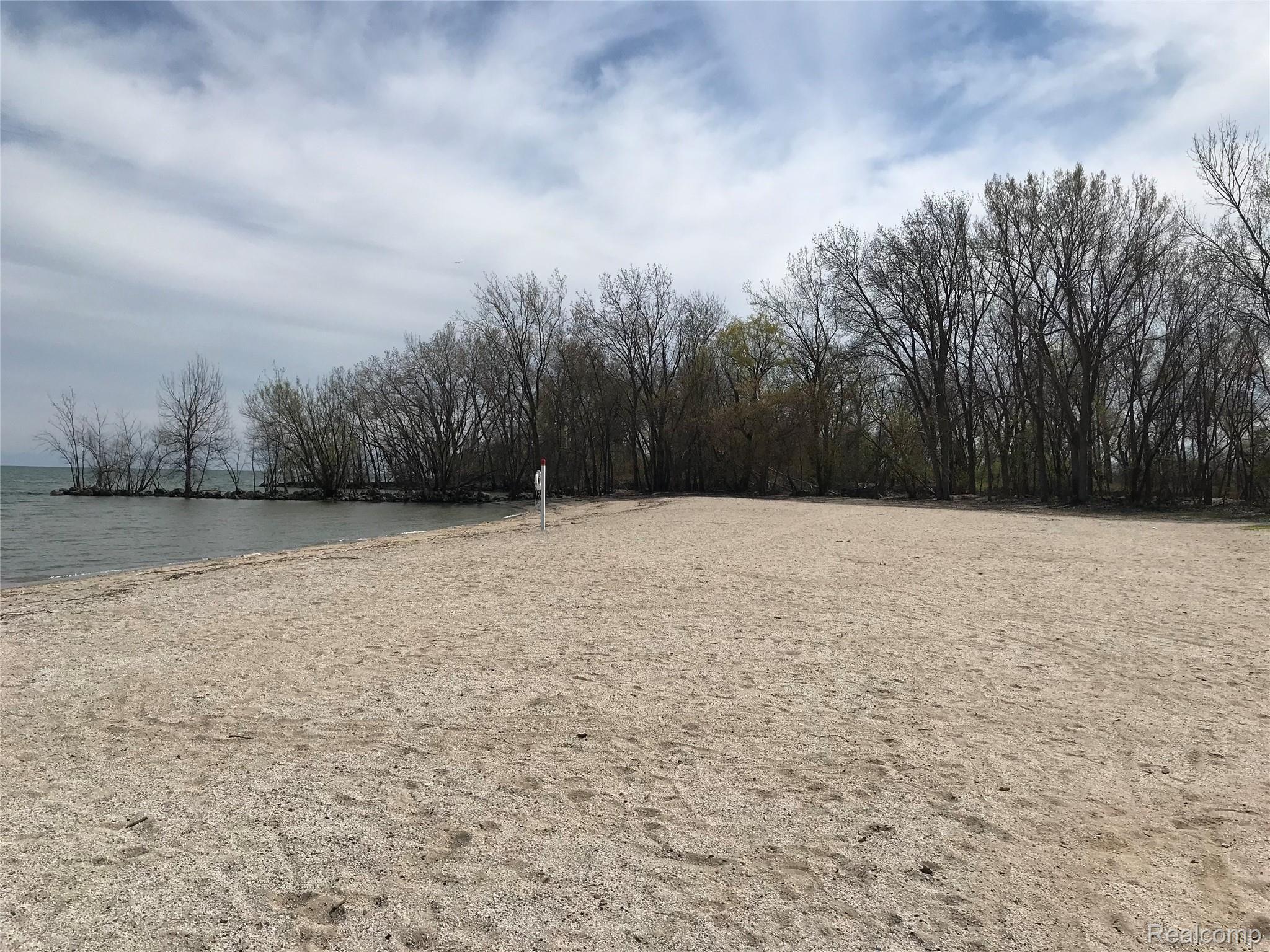 00 Edgewater Frenchtown Township MI 48162