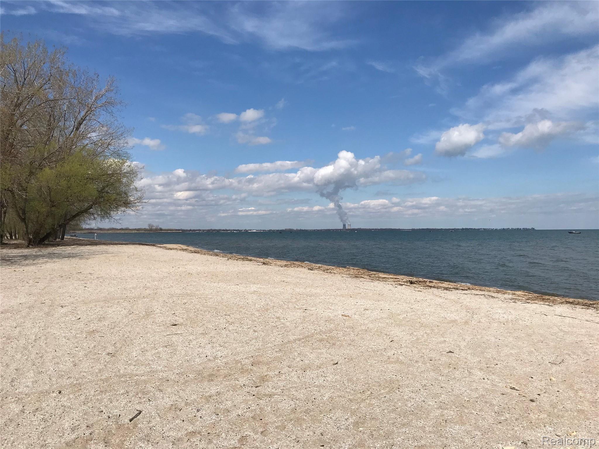 00 Edgewater Frenchtown Township MI 48162