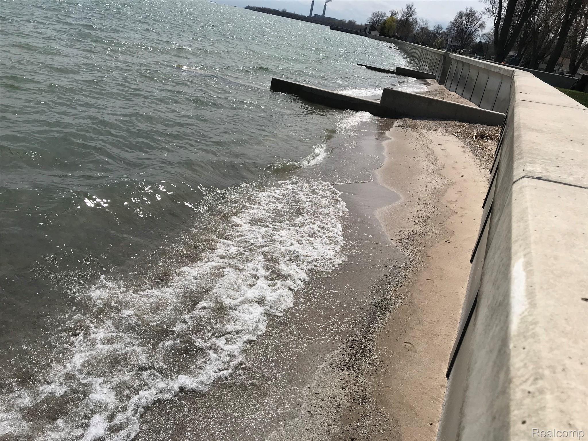 00 Edgewater Frenchtown Township MI 48162