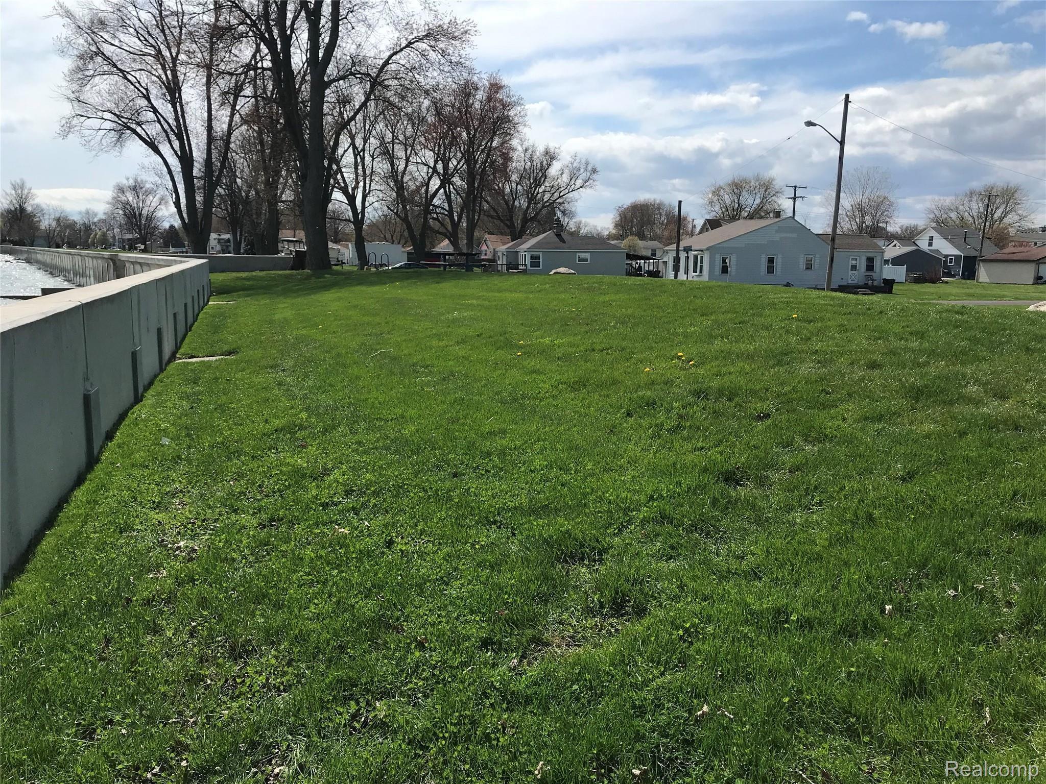 00 Edgewater Frenchtown Township MI 48162