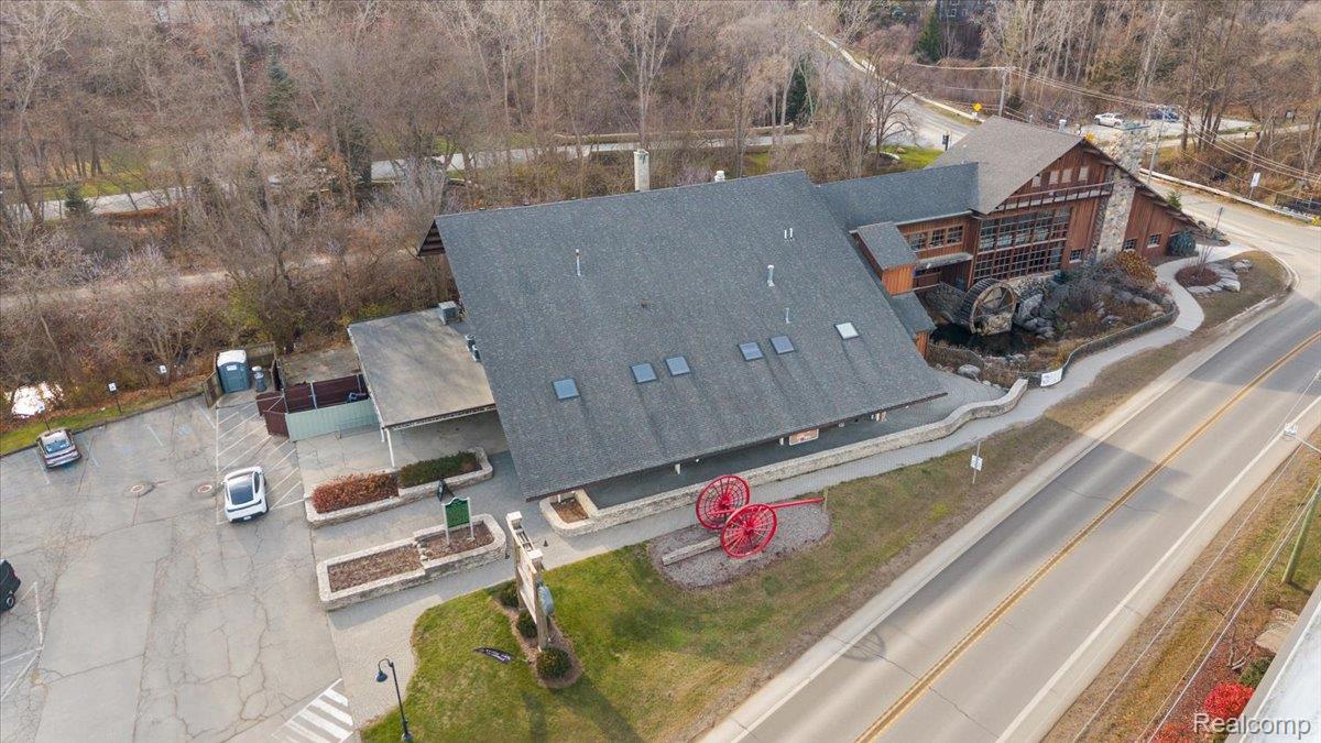 00 Collins Oakland Charter Township MI 48306