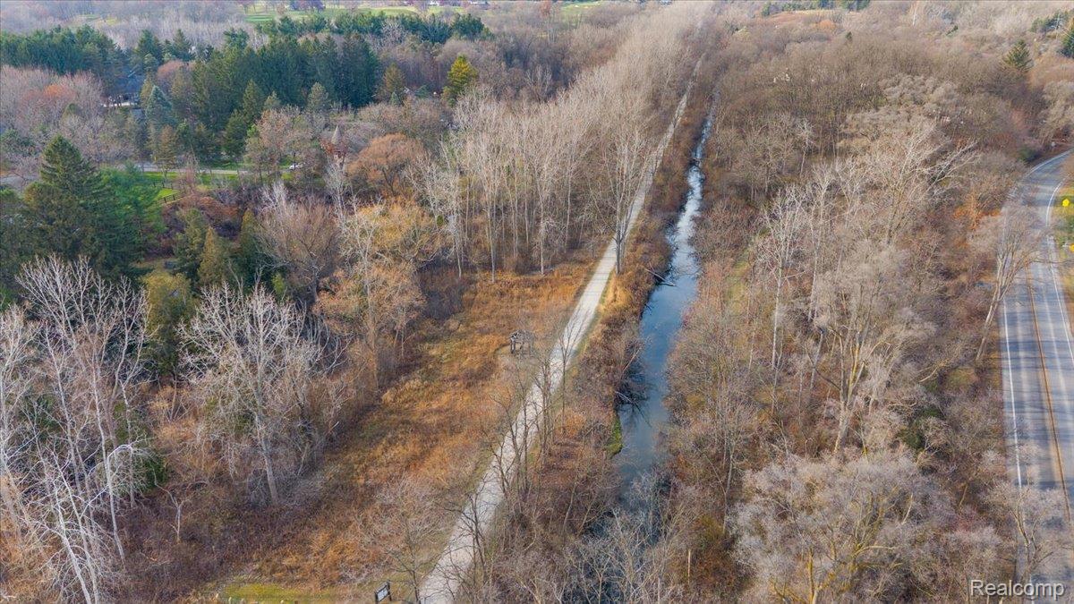 00 Collins Oakland Charter Township MI 48306