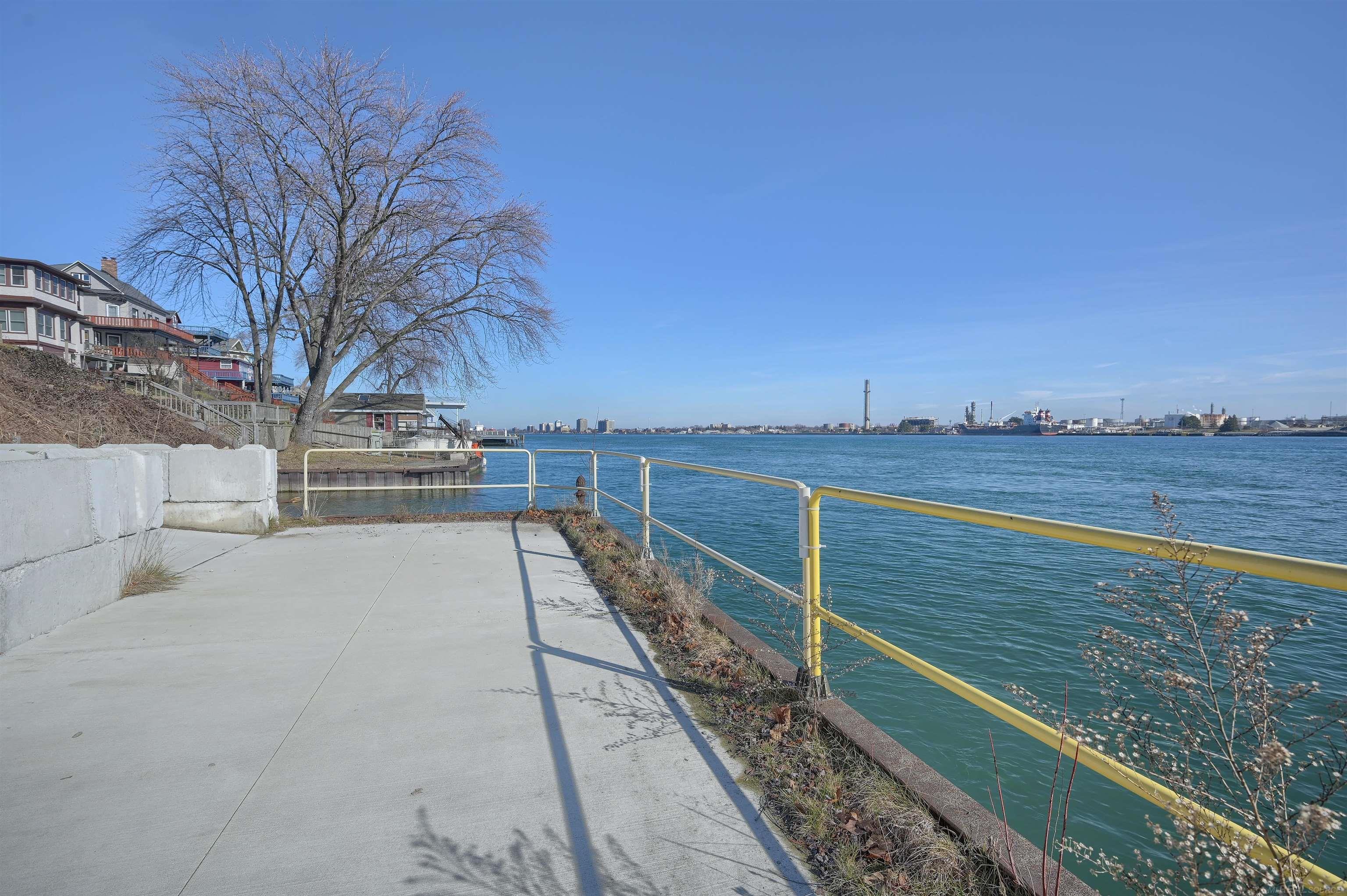 2444 Military Street Port Huron City MI 48060