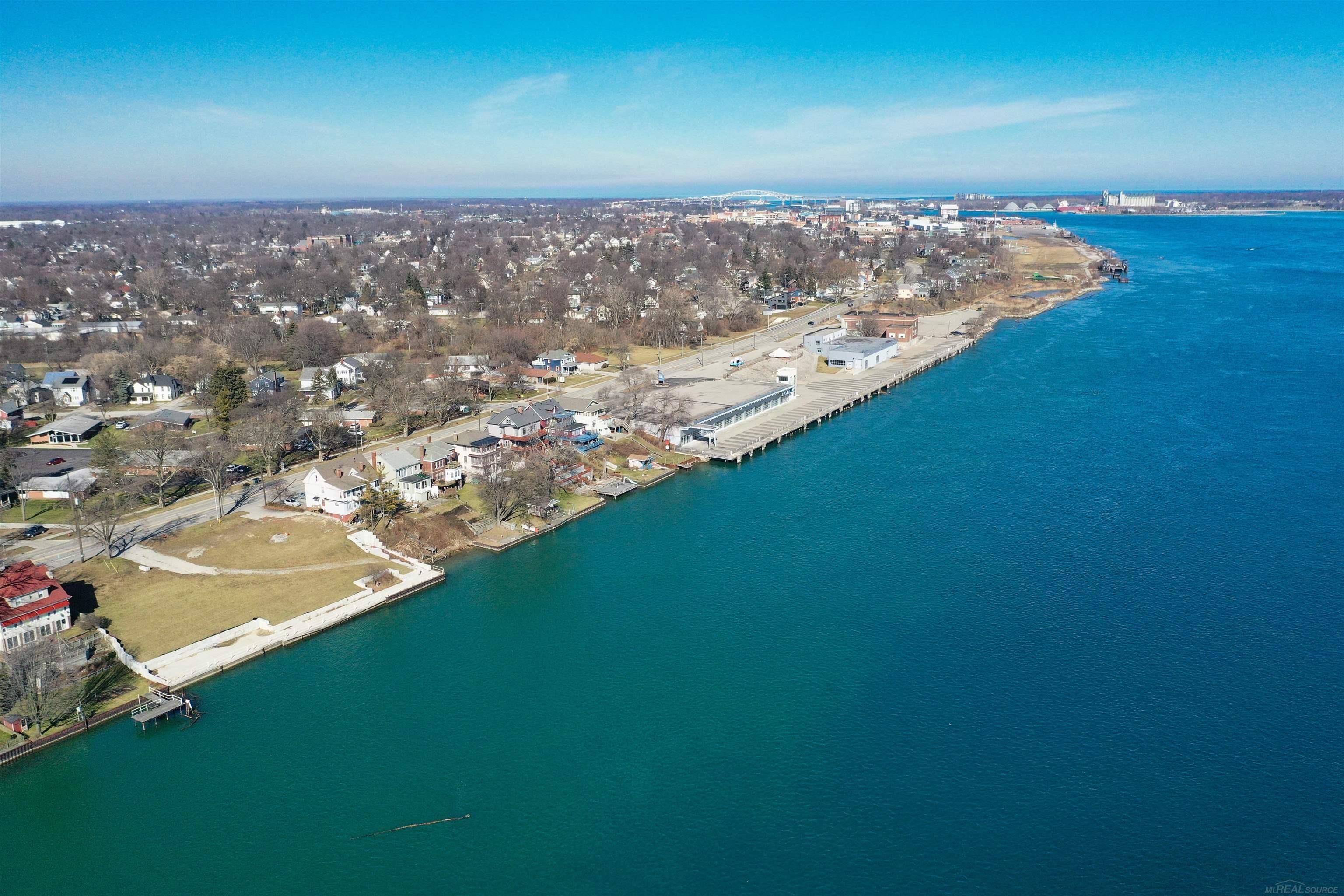 2444 Military Street Port Huron City MI 48060