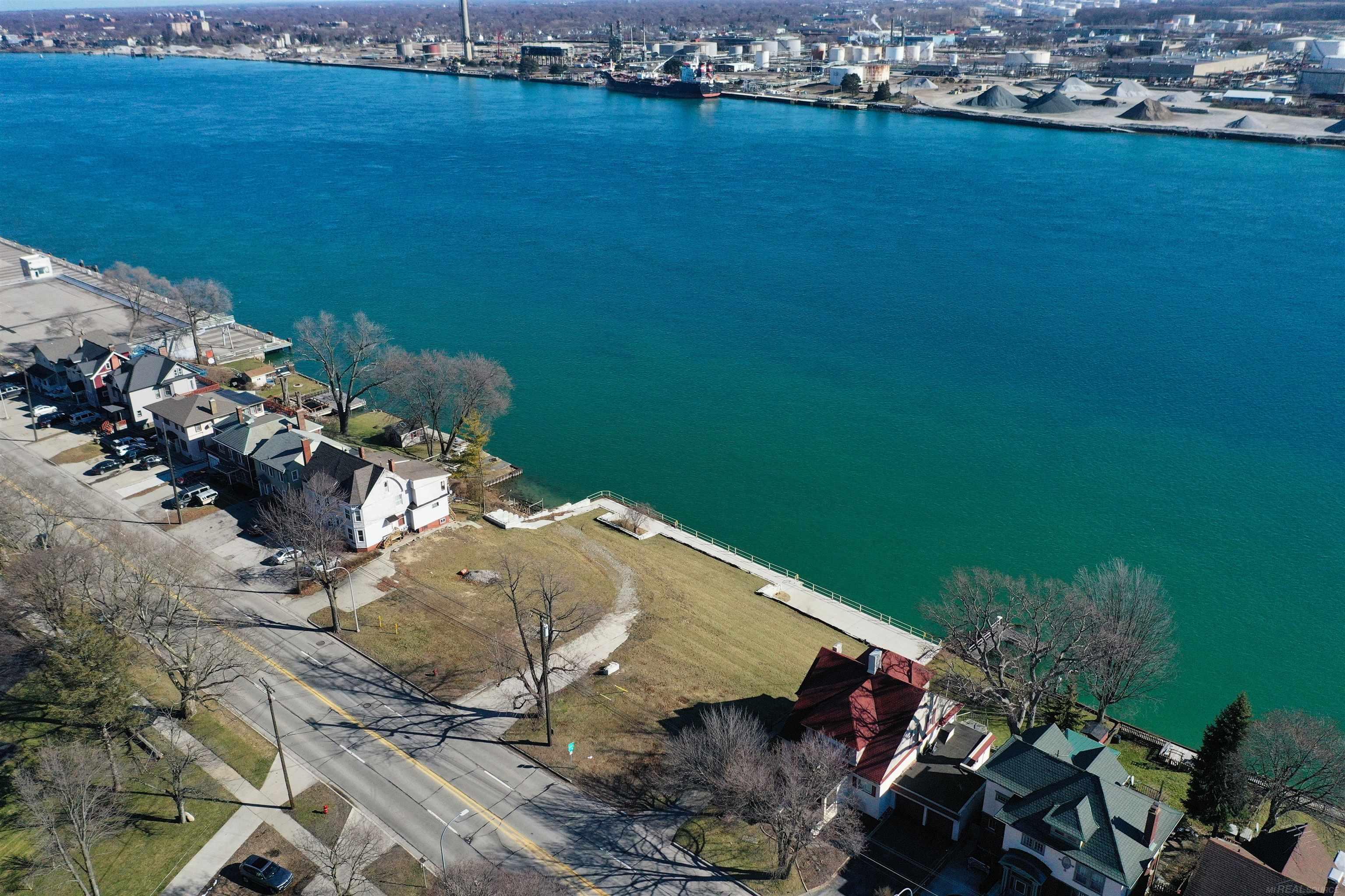 2444 Military Street Port Huron City MI 48060