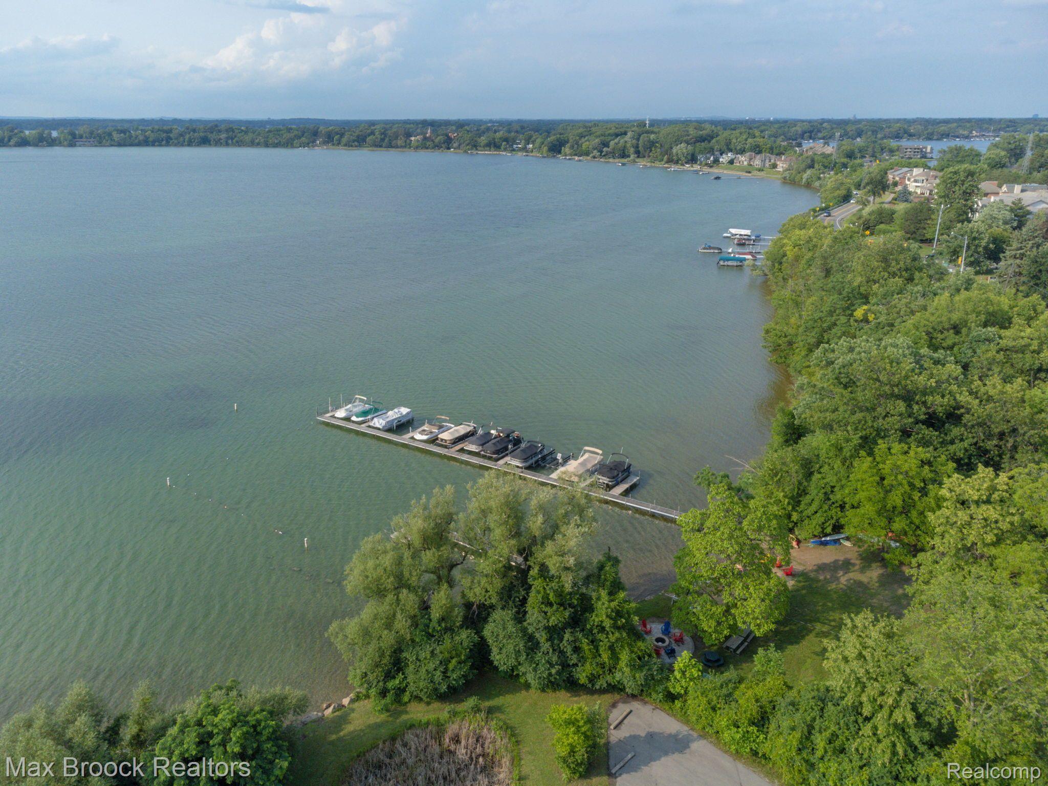 4053 Harbor Vista Drive Orchard Lake Village City MI 48323