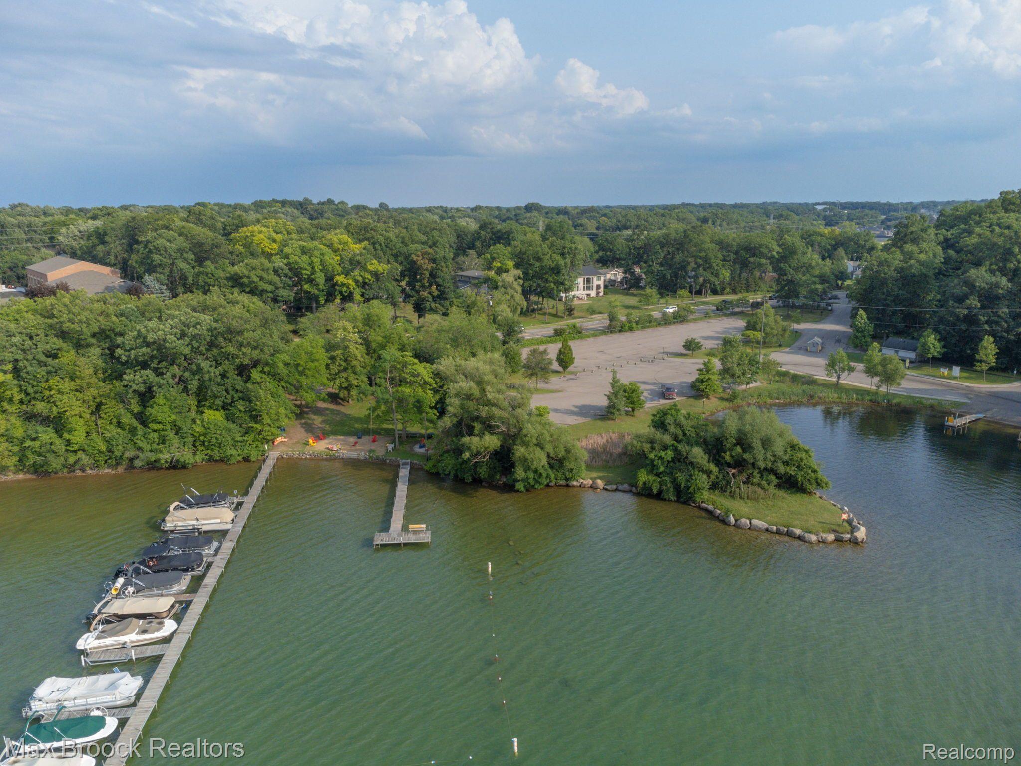4053 Harbor Vista Drive Orchard Lake Village City MI 48323