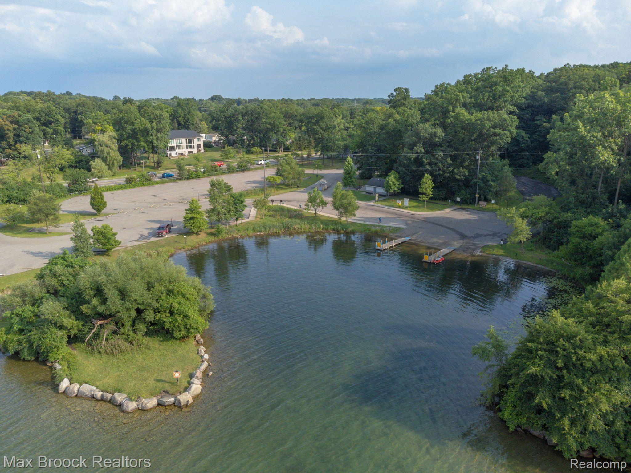 4053 Harbor Vista Drive Orchard Lake Village City MI 48323