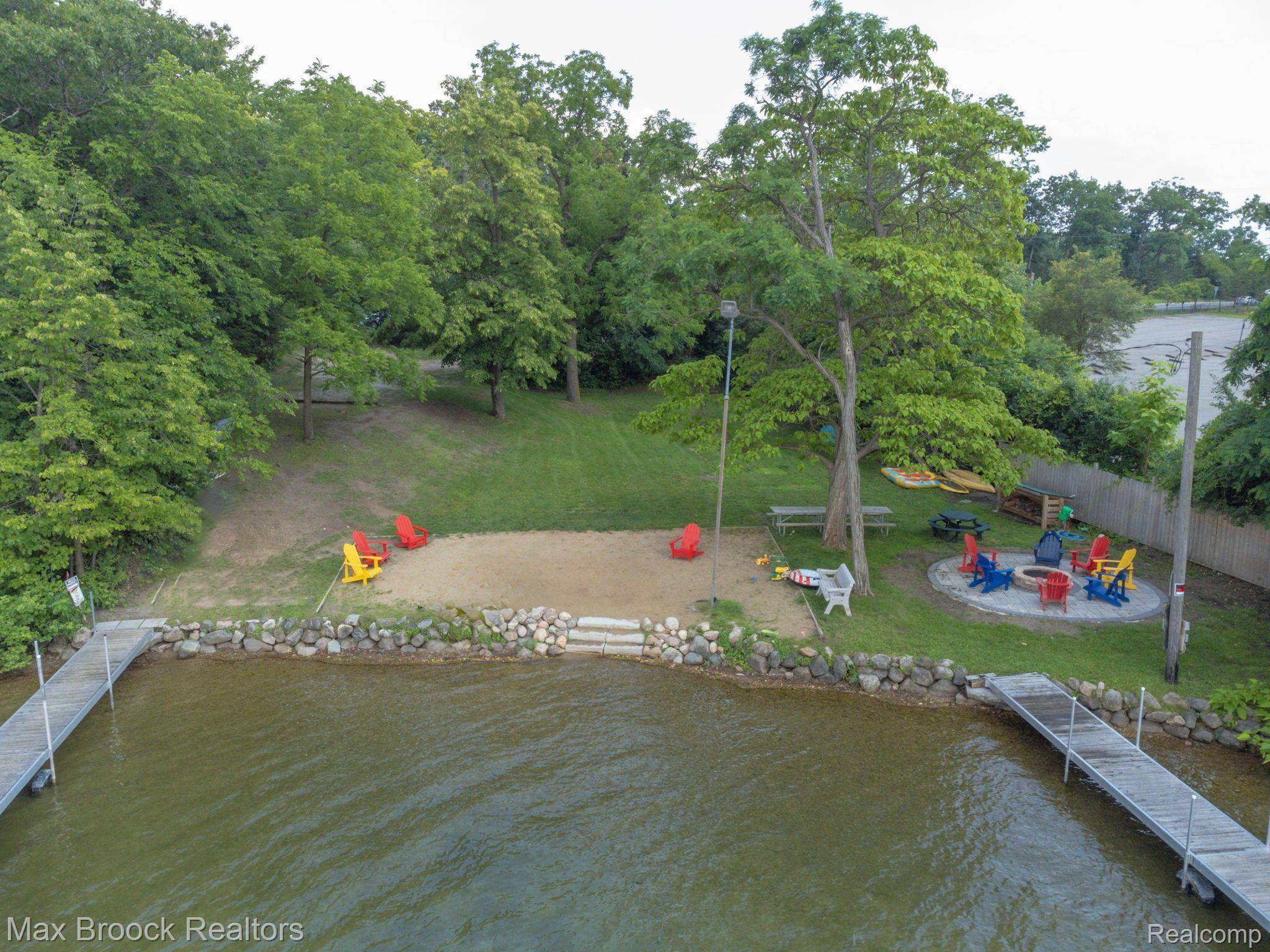 4053 Harbor Vista Drive Orchard Lake Village City MI 48323