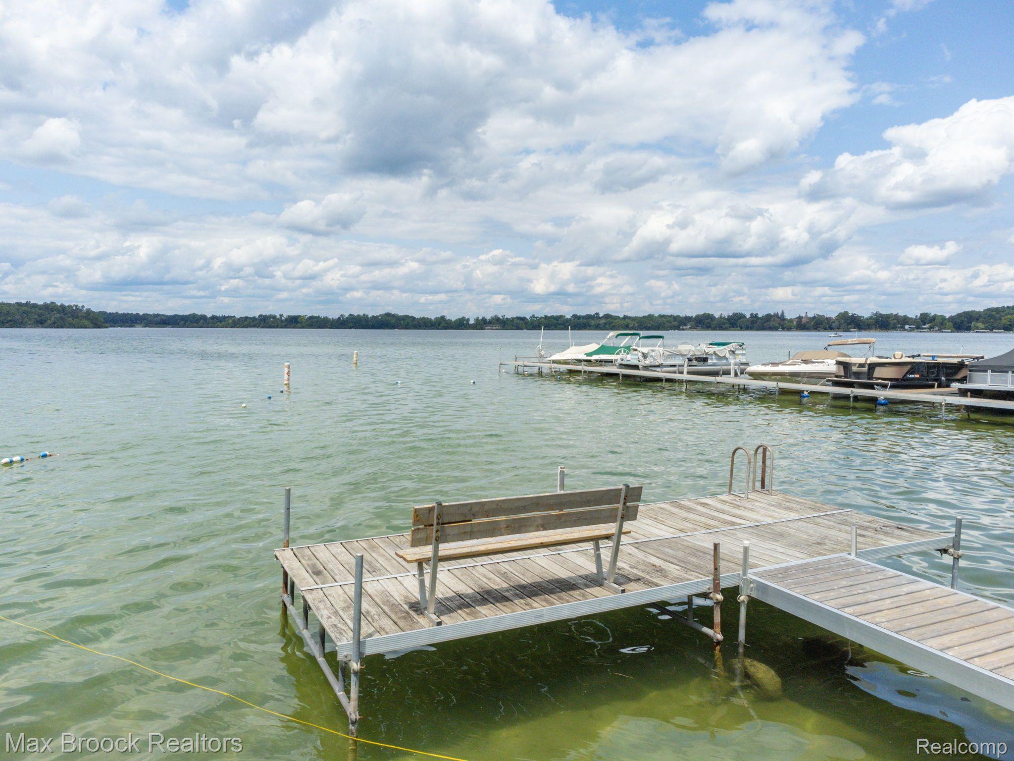 4053 Harbor Vista Drive Orchard Lake Village City MI 48323