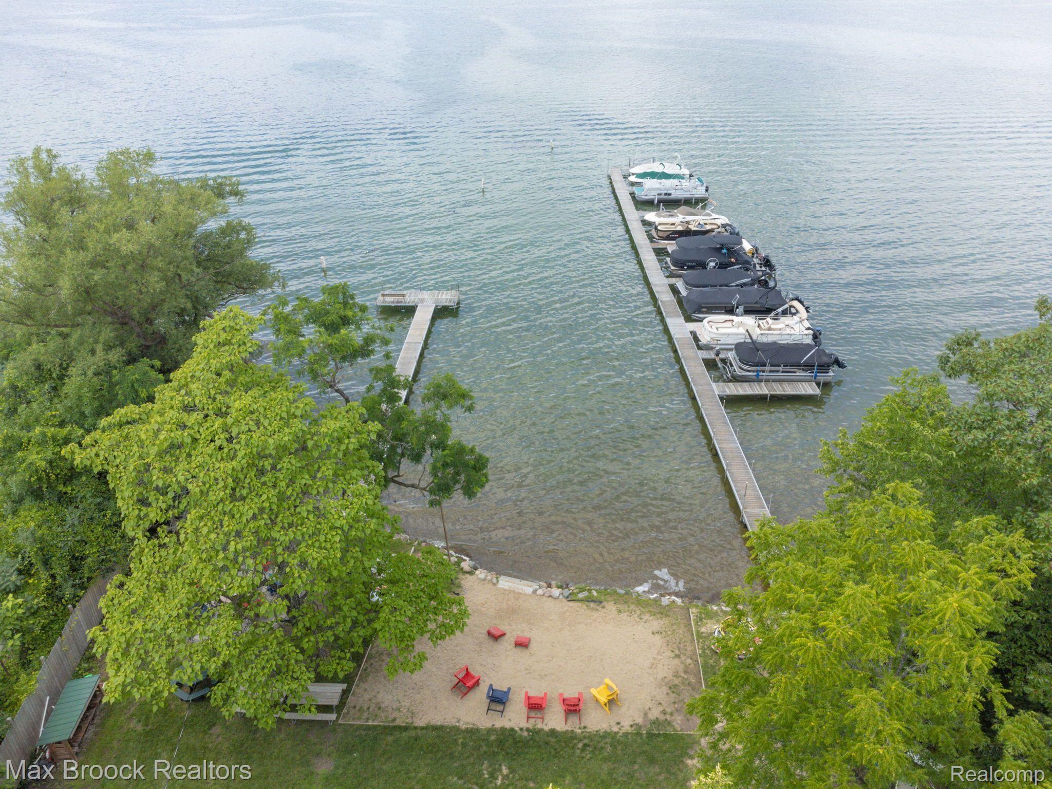 4053 Harbor Vista Drive Orchard Lake Village City MI 48323